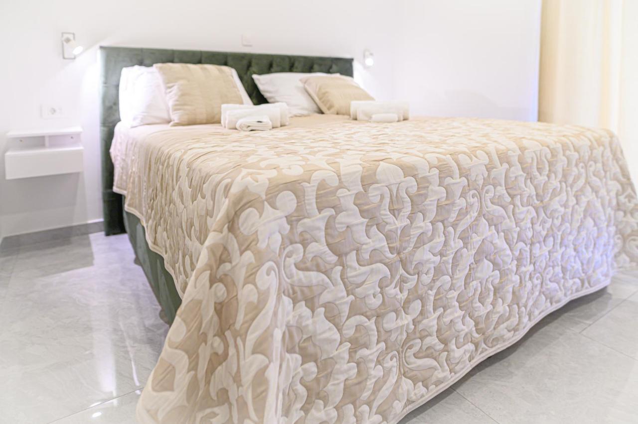 Luxury Rooms Green And Gold Σπλιτ Εξωτερικό φωτογραφία
